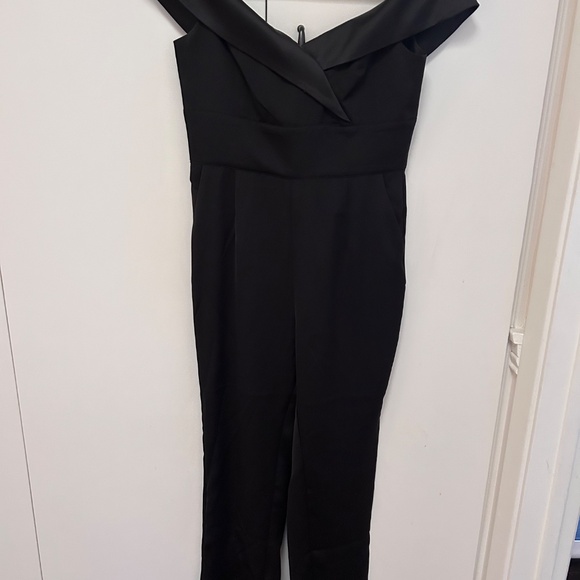 Few Moda Tuxedo Jumpsuit (L) - Picture 2 of 5